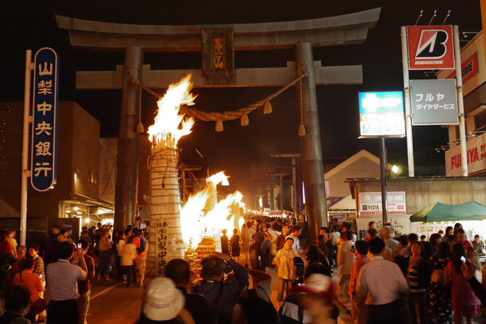 吉田 の 火 祭り 駐 車場